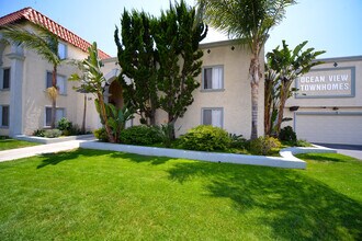 Ocean View Townhomes in Ventura, CA - Foto de edificio - Building Photo