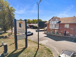 10 Trenton St in Quinte West, ON - Building Photo - Building Photo