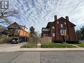 31 Oriole Pkwy in Toronto, ON - Building Photo - Building Photo