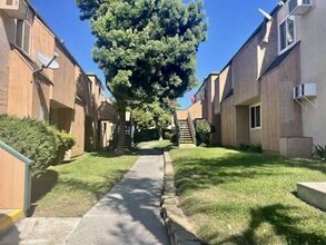 8733 Lake Murray Blvd in San Diego, CA - Building Photo - Building Photo