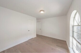 3506 S Elm Dr in Grand Prairie, TX - Foto de edificio - Building Photo