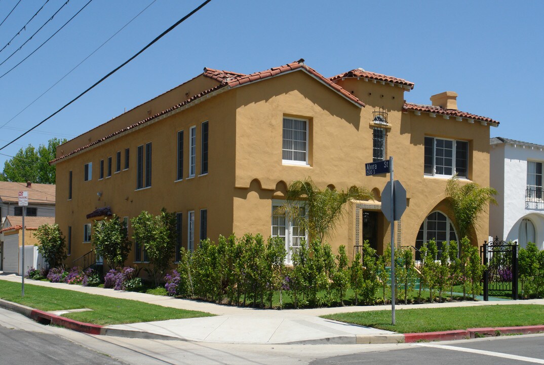 6091 Pickford St in Los Angeles, CA - Building Photo