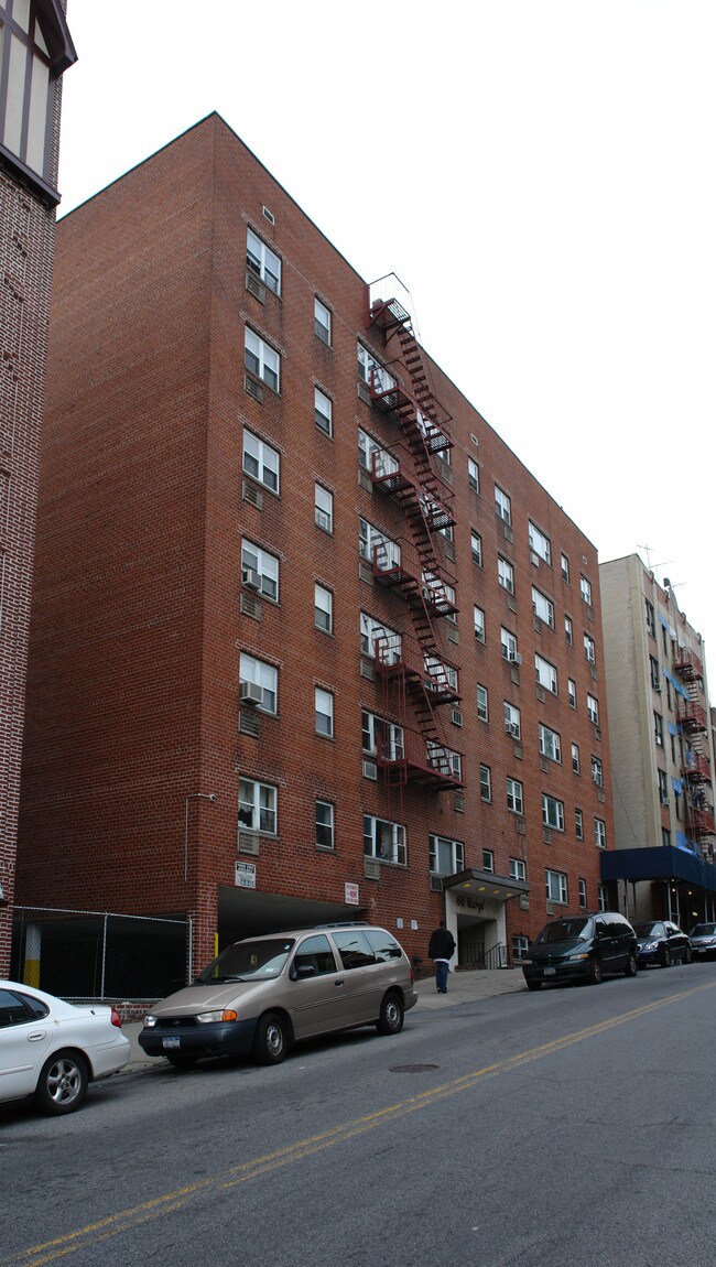 Parkcrest West in Yonkers, NY - Foto de edificio - Building Photo