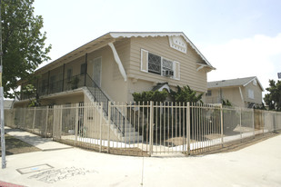 702 W Redondo Beach Blvd Apartamentos