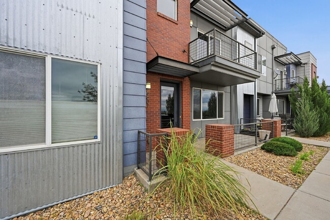 6607 Morrison Dr in Denver, CO - Building Photo - Building Photo