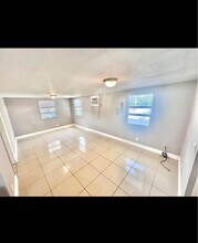 1441 NE 3rd Ave, Unit 3 in Fort Lauderdale, FL - Foto de edificio - Building Photo