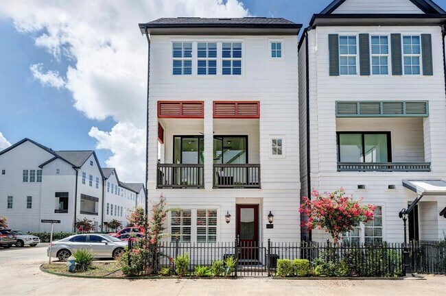 3315 Timbergrove Heights St. in Houston, TX - Foto de edificio - Building Photo