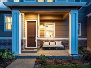 7771 SE Roaring Ln in Hillsboro, OR - Building Photo - Building Photo