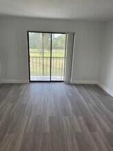 7101 Golf Colony Ct in Greenacres, FL - Building Photo - Building Photo
