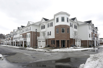 Roslyn Landing in Roslyn, NY - Foto de edificio - Building Photo