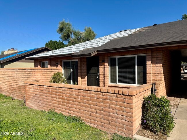 property at 116 W Loma Vista Dr