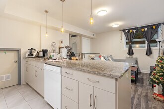 476 Sunnyside Av in Ottawa, ON - Building Photo - Building Photo