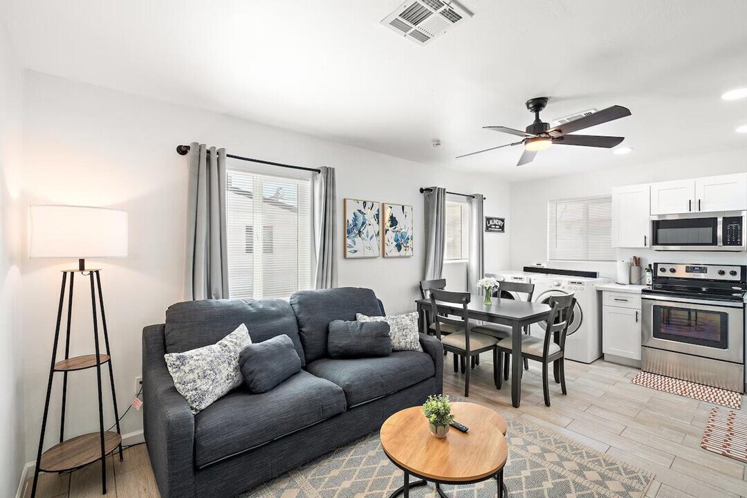 2302 W Colter St in Phoenix, AZ - Foto de edificio
