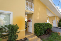 Snake Creek Landing Condos in North Miami Beach, FL - Building Photo - Building Photo