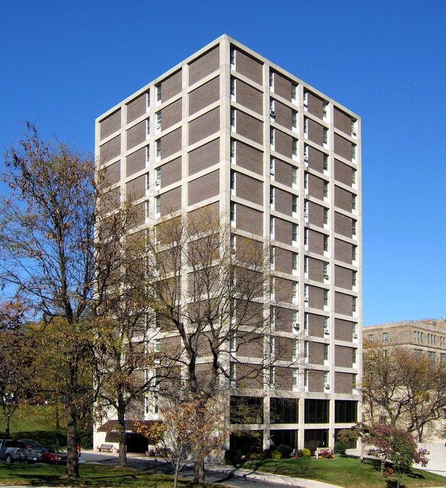 Laurel Court Hi-Rise in Pottsville, PA - Building Photo - Building Photo