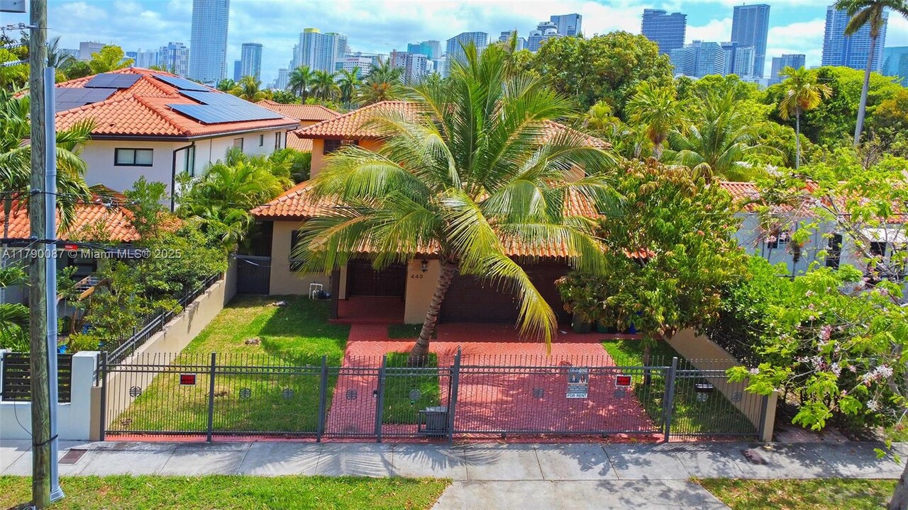 443 SW 21st Rd in Miami, FL - Building Photo