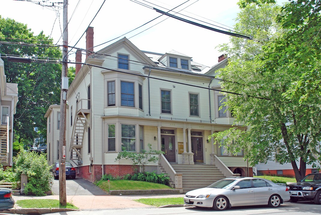 486-488 Cumberland Ave in Portland, ME - Foto de edificio