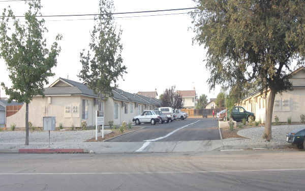 13968 Arrow Rt in Fontana, CA - Building Photo - Building Photo