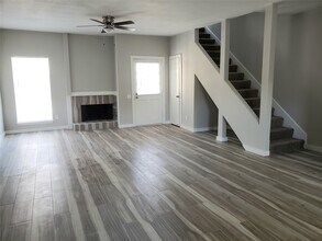 11710 Southlake Dr in Houston, TX - Building Photo - Building Photo