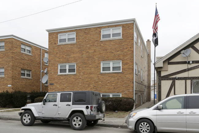 6244 W Addison St in Chicago, IL - Building Photo - Building Photo