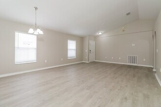 17047 Ongar Ct in Land O Lakes, FL - Building Photo - Building Photo