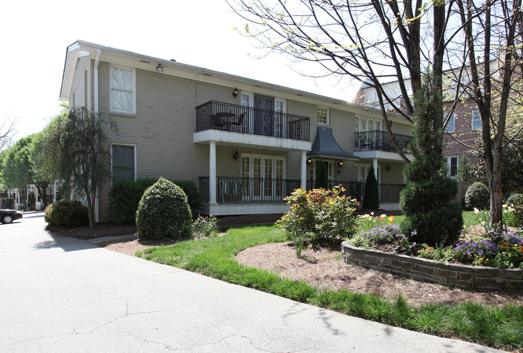 Highland Hall in Atlanta, GA - Building Photo