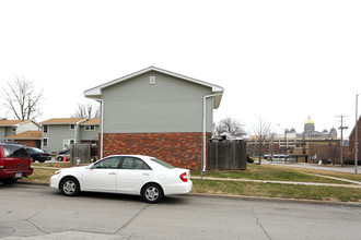 Regency View Manor Houses in Des Moines, IA - Building Photo - Building Photo