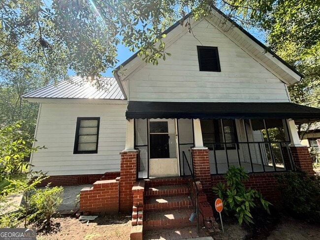 property at 836 Grady St S