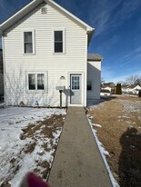 306 North St, Unit B upstairs in Creston, IA - Building Photo