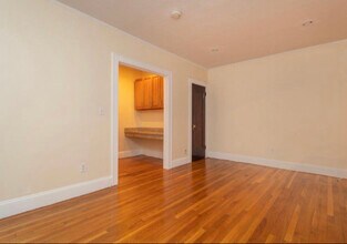 136 Highland Ave in Somerville, MA - Foto de edificio - Building Photo