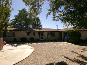 13522 Mohawk Rd in Apple Valley, CA - Building Photo - Building Photo