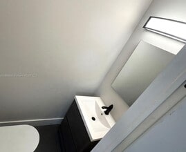 360 NW 19th Terrace in Miami, FL - Building Photo - Building Photo
