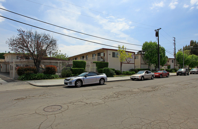 52nd Street Apartments in Long Beach, CA - Building Photo - Building Photo