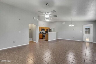 6970 Red Oak Ct in El Paso, TX - Building Photo - Building Photo