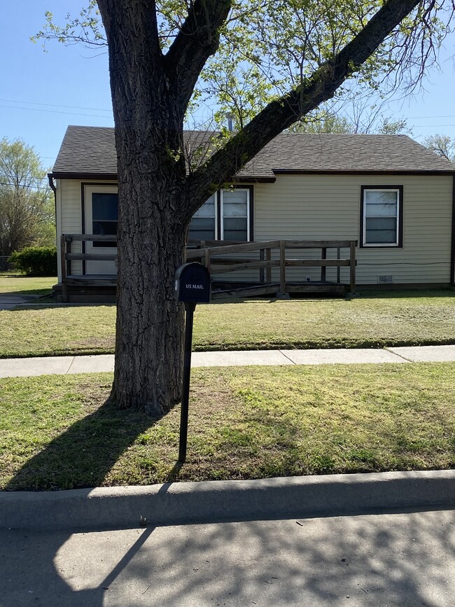 property at 2220 N Estelle St