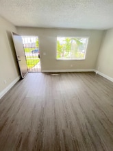 831 S Oaks Ave in Ontario, CA - Building Photo - Building Photo