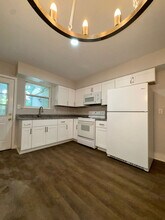 6176 Edward St in Norfolk, VA - Building Photo - Building Photo
