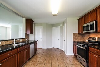 4315 Amaryllis Ave in Baytown, TX - Building Photo - Building Photo