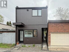 598 Crawford St in Toronto, ON - Building Photo
