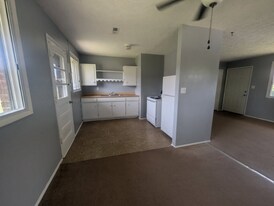 14 N Ritchie Ave, Unit R41 in Ravenswood, WV - Building Photo