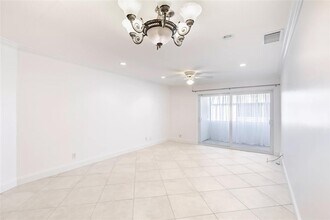 10693 N Military Trl in West Palm Beach, FL - Building Photo - Building Photo