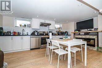 40 Peveril Hill N in Toronto, ON - Building Photo - Building Photo