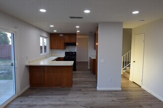 6395 N Ventura Ave in San Bernardino, CA - Building Photo - Building Photo
