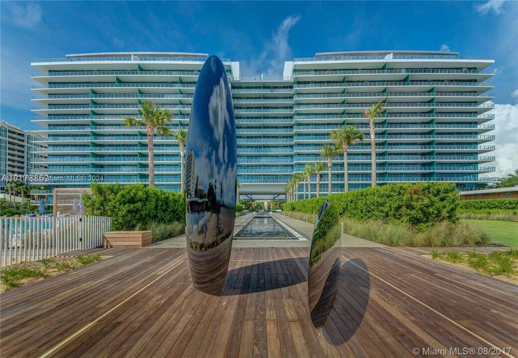 350 Ocean Dr in Key Biscayne, FL - Building Photo