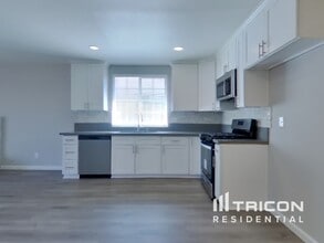 1713 Armington Ave in Sacramento, CA - Building Photo - Building Photo