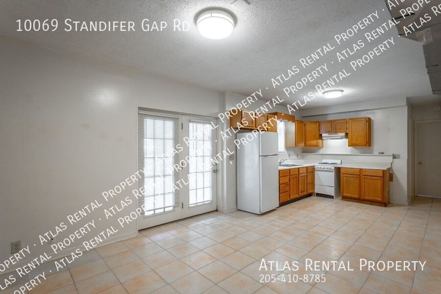 10069 Standifer Gap Rd in Collegedale, TN - Foto de edificio