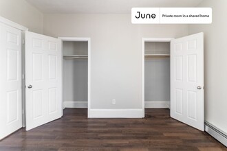 Private bedroom in 4 bed/1.5 bath Home in Boston, MA - Building Photo - Building Photo