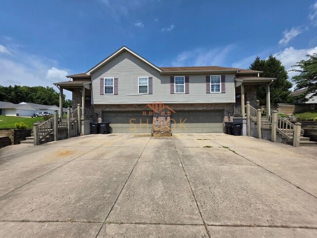 3619-3621 Thornhill Cir E