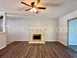 10152 Embassy Way in San Diego, CA - Building Photo - Building Photo