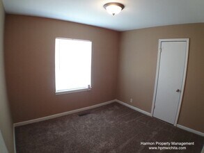 1315 Arlington St in Park City, KS - Building Photo - Building Photo
